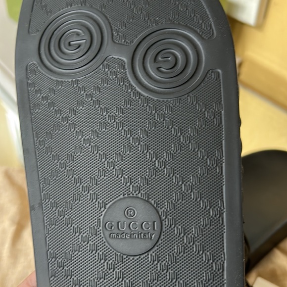 Gucci GG Quilted Rubber slides size 10! - Picture 6 of 7